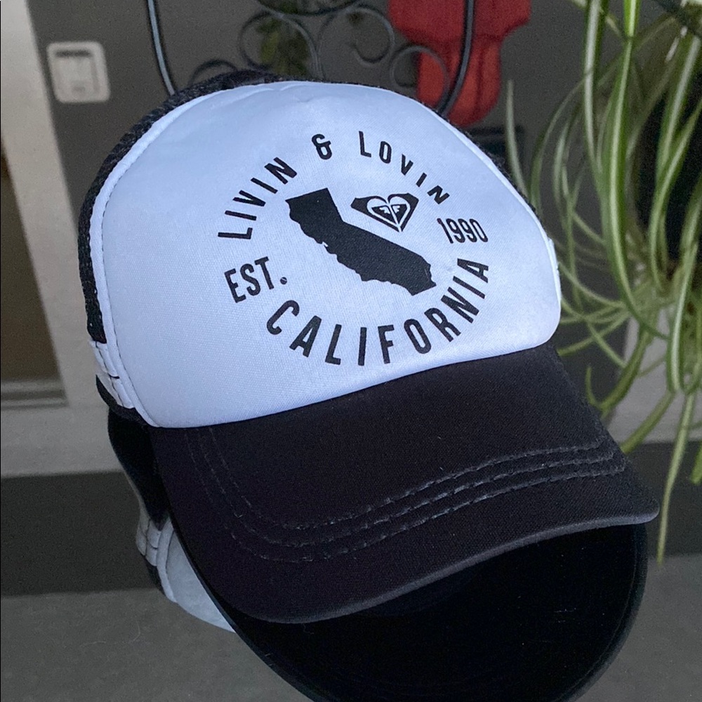 Roxy-California Trucker Style Beach Hat, adjustable size